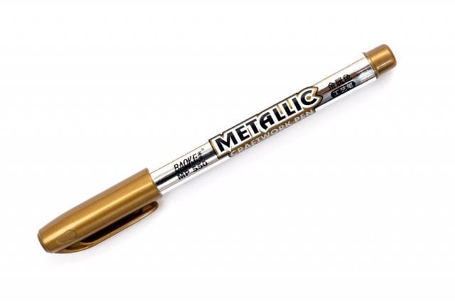 Gold felt-tip pen